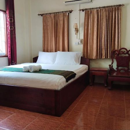 Thipphaphone Guesthouse Muang Pakbèng Extérieur photo