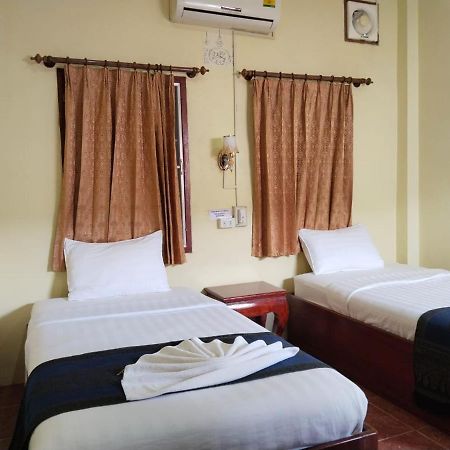 Thipphaphone Guesthouse Muang Pakbèng Extérieur photo